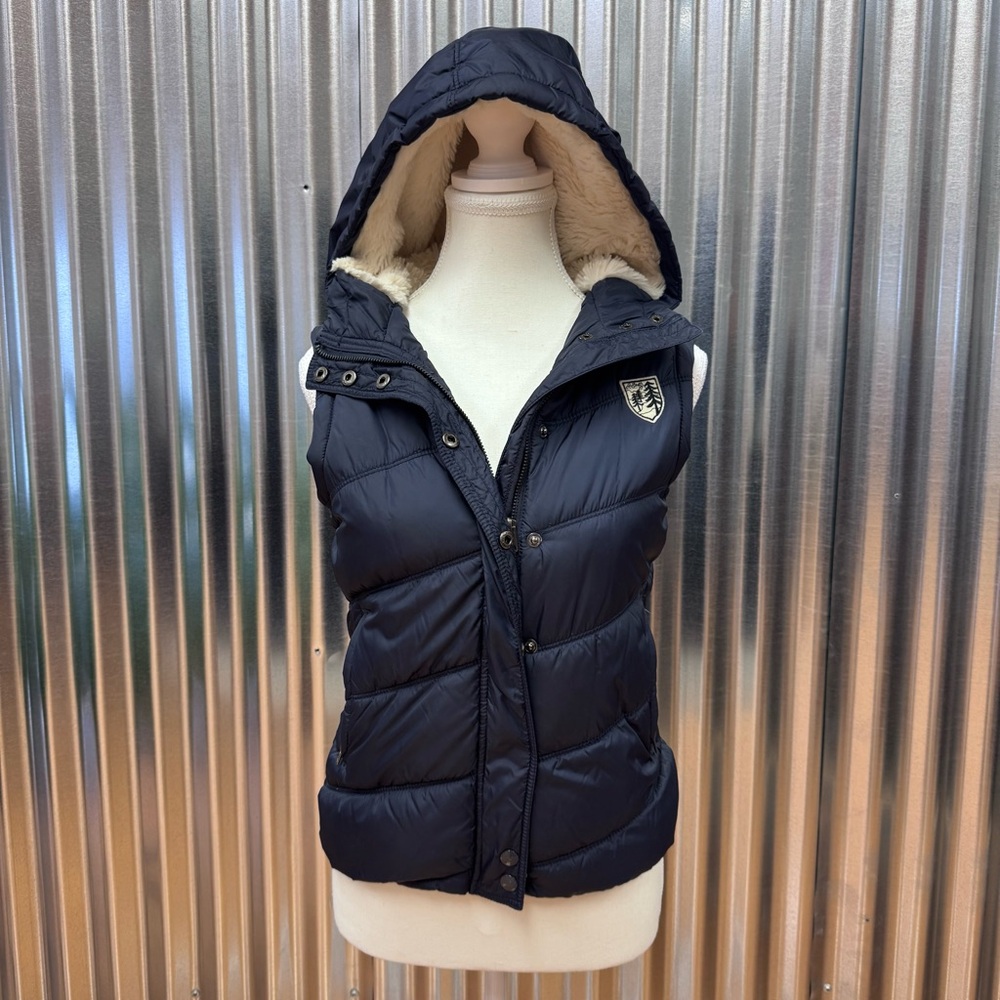 American Eagle Outfitters Y2K Navy Blue Faux Fur Hooded Puffer Vest Gorpcore